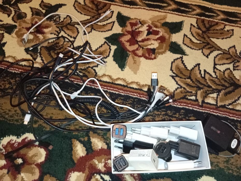 зарядни устройства