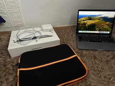 Macbook Pro Touchbar, 2018, 13", i5, 235gb SSD, 8GB Ram (NOU!)
