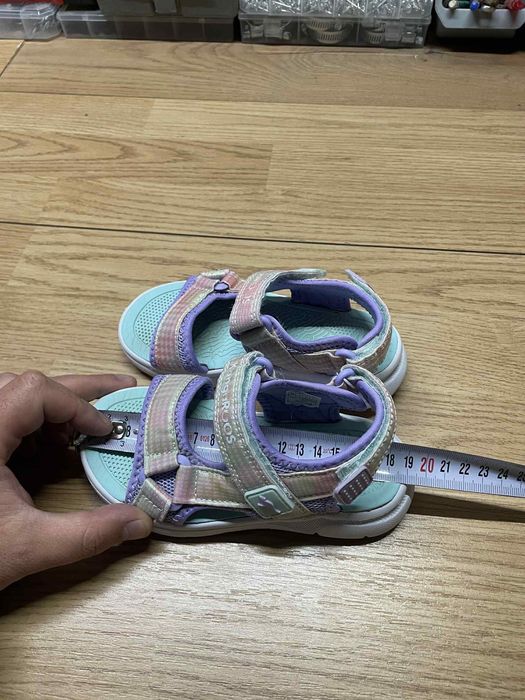 Продавам детски сандалки KangaROOS