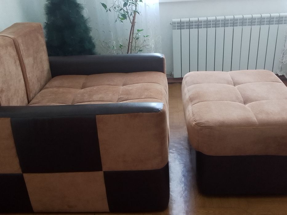 Кресло раскладывающаяся       и   пуфик,   иим можно удленить  кресло