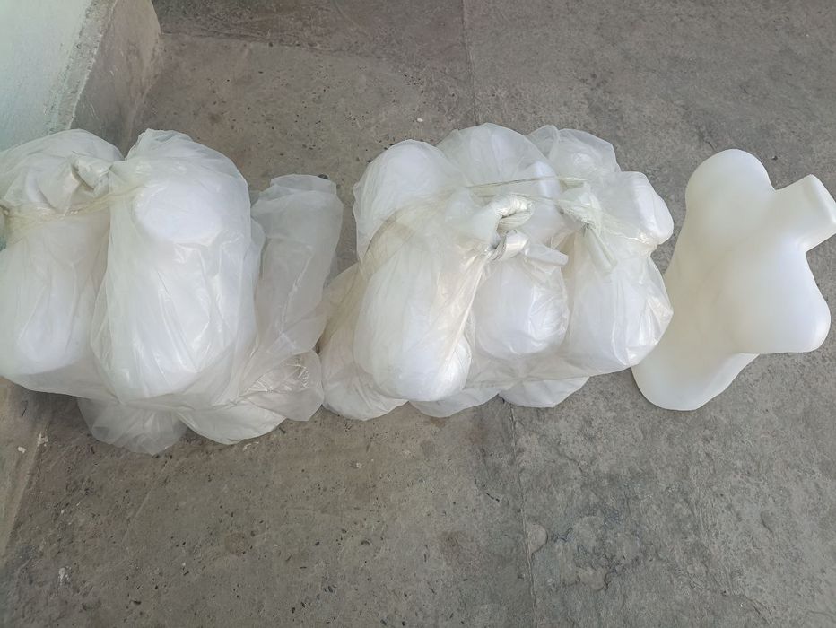 Maniken va Veshelkalar Sotiladi