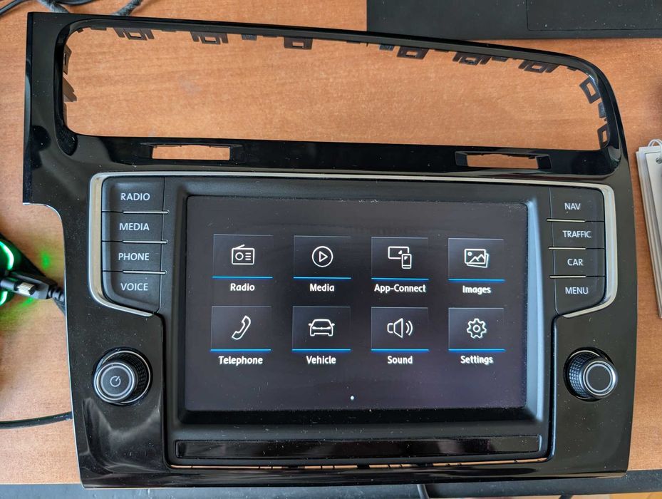 MIB2 Navigatie Golf 7 Volkswagen cu Display Mare 8 inch Ecran mare