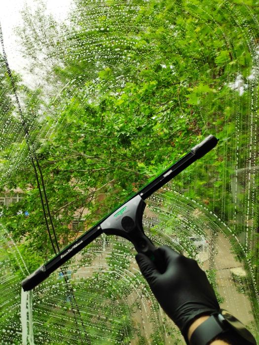 Профессиональная Мойка Витрин и окон