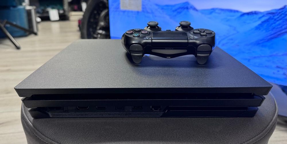 Amanet F28: PS4/ PlayStation 4 PRO 1TB