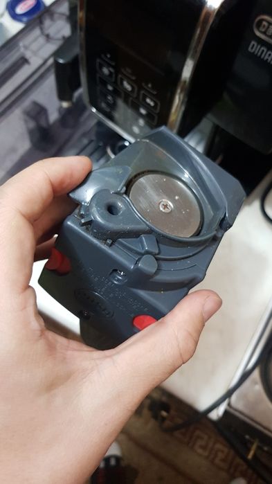 Кофемашина Delonghi Dinamica