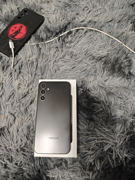 Продам телефон Samsung