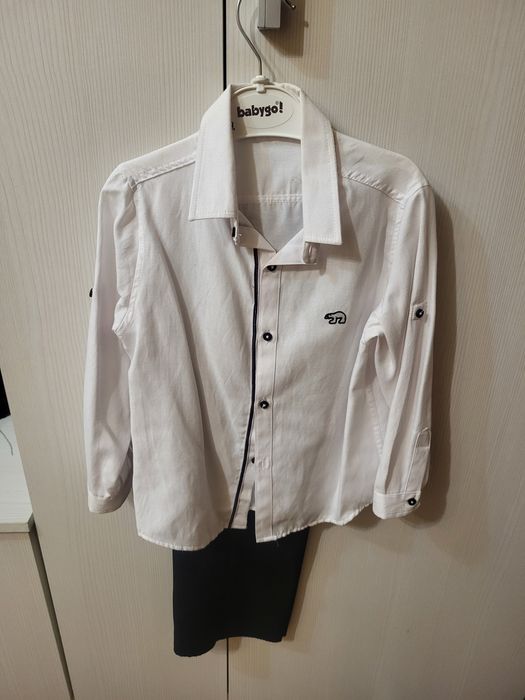 Продам комплект одежды для мальчика 4-5 лет