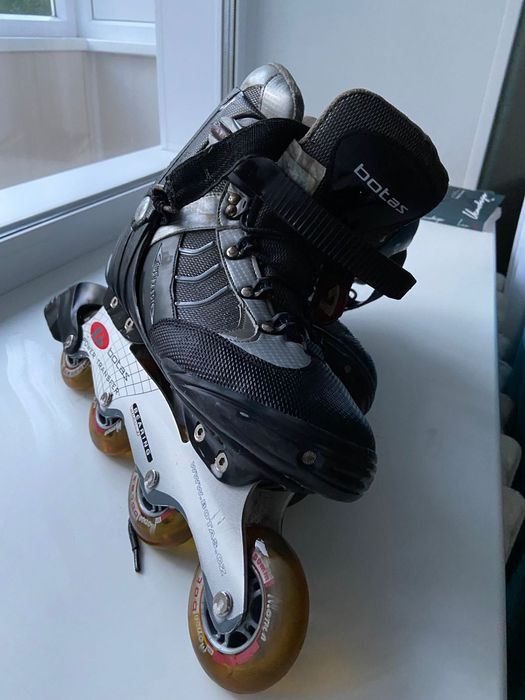 Взрослые роликовые коньки