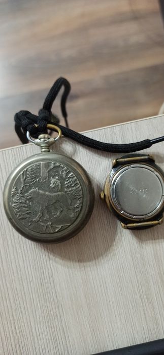 Продам настольные часы.