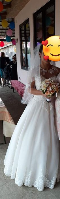 Rochie de mireasa model A Line
