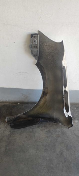 Aripa dreapta fata volkswagen vw jetta an 2007 cu usoare urme de rugina cod culoare LA7W