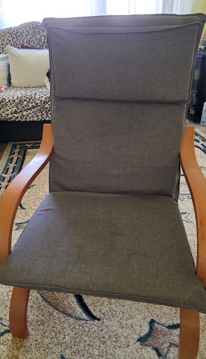 Scaun tip fotoliu se balanseaza