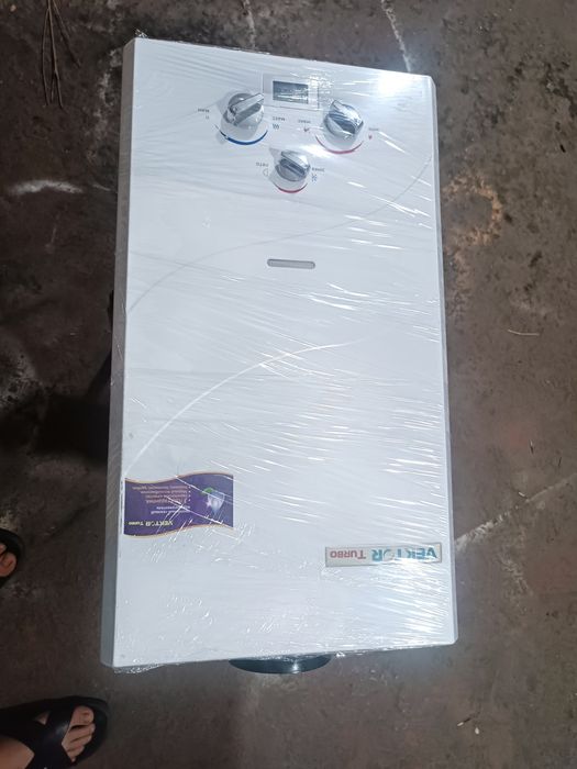 Газовый водонагреватель ,, vektor 12l " Россия