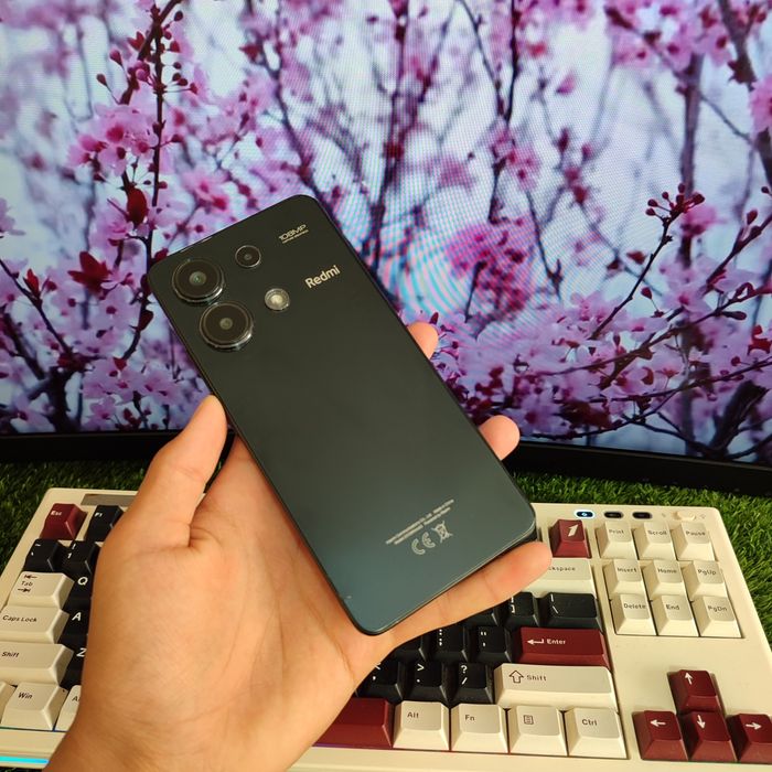 Redmi Note 13 ideal holda aybi yoq radnoy hamma joyi