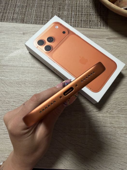 iPhone 17 Pro Max, 512GB, Space Orange