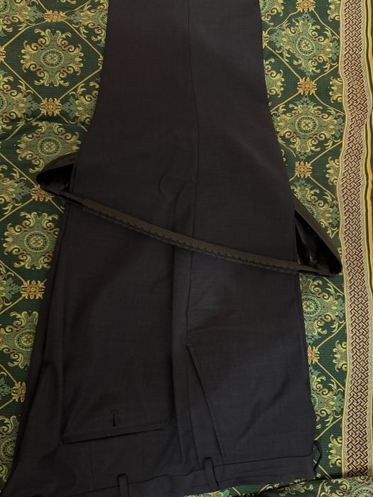 Продам костюм 58 размер