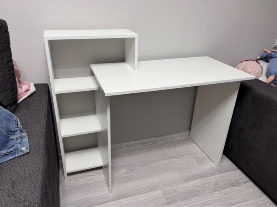 Стол письменный/компьютерный