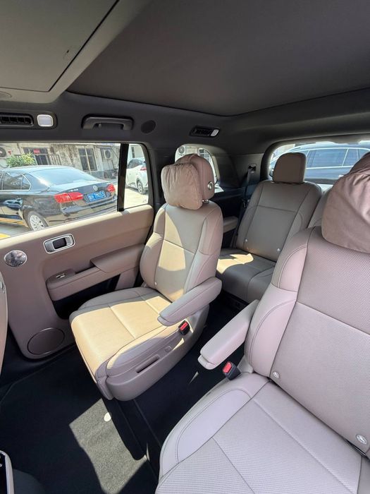 Lixiang Li 9 Restayling 2025 Мокрый асфальт,Oq, Qora va Grey