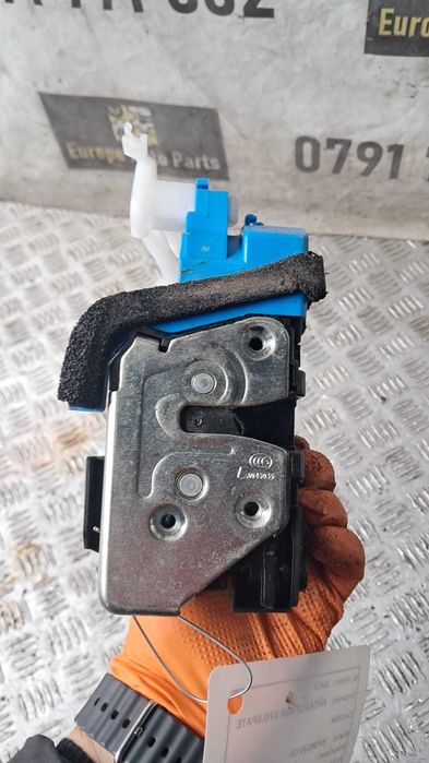 broasca usa spate stanga Hyundai i30 an 2016 cod 81410-A6100