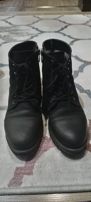 Продам зимние ботинки