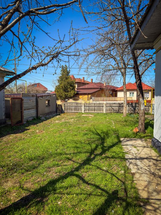 Casă de vânzare în Roșiorii de Vede – zonă centrală, str. 1 Decembrie