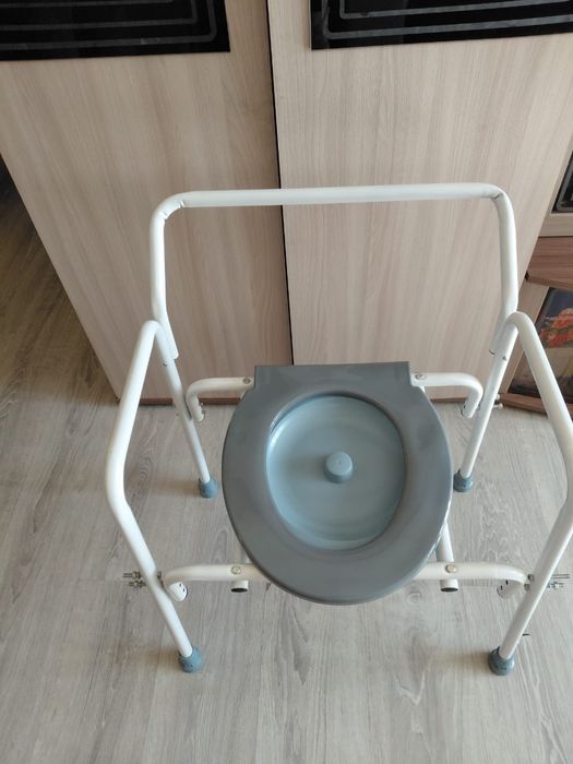 Продам новый биотуалет кресло