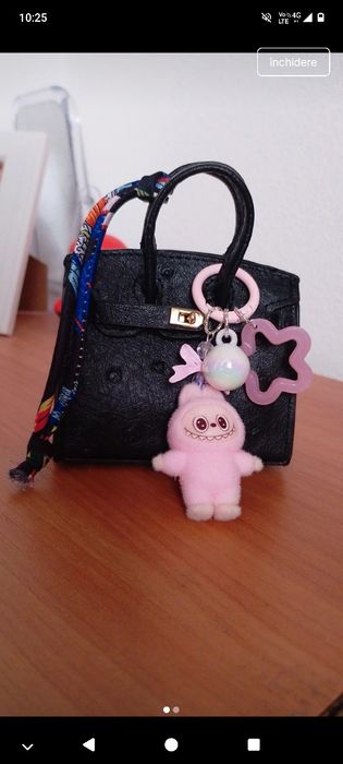 Gentuță din piele cu breloc Labubu