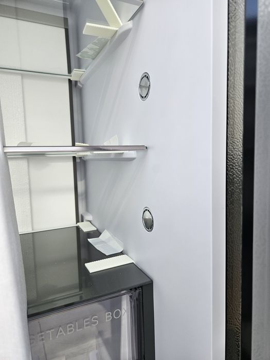 Холодильник большой размером 4x Дверных