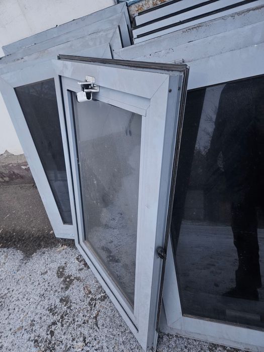 Продам алюминиевый дверь и окна