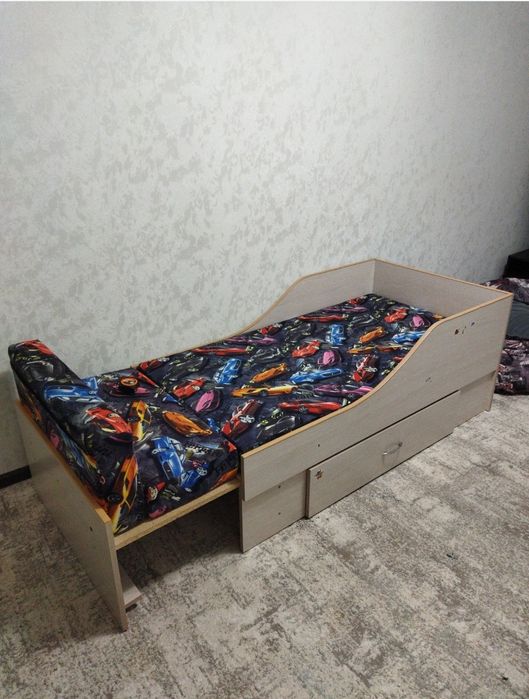 Детская кровать .