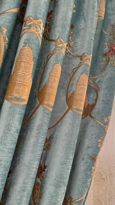 Продам шторы в комплекте.Ковёр 4×7