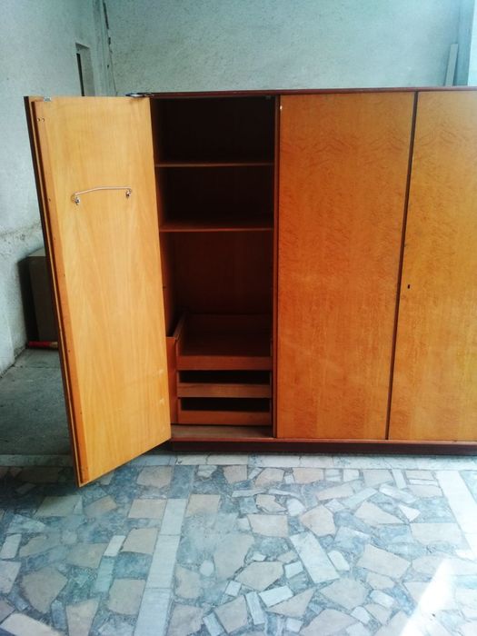 Продаю шифонер :ширина 55 см ,длина 170 см , высота 170см .