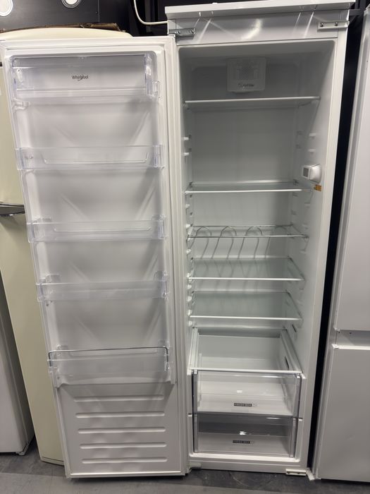 Frigider încorporabil No-Frost Whirlpool ARG 180701