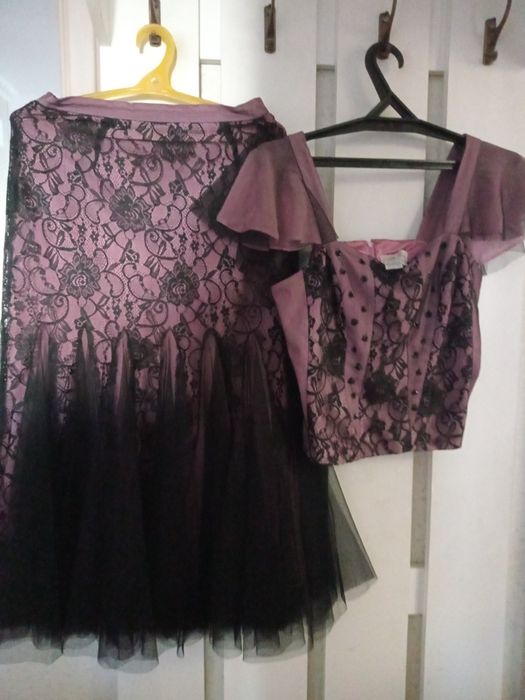 Продам шикарный костюм-тройку( Корея).