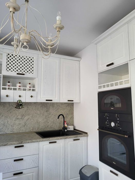 Реновирана двуетажна градска къща – близнак