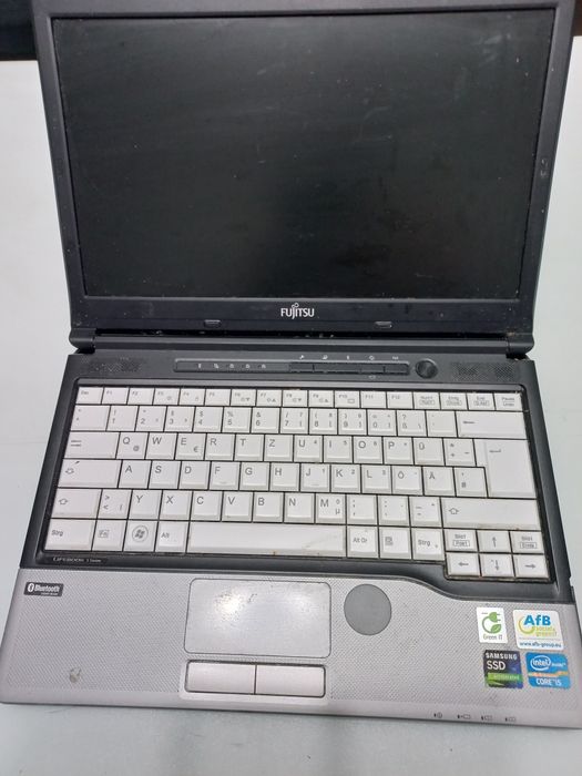 Fujitsu Lifebook5 i5 ssd windosw cu licenta