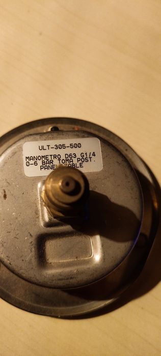 Манометры продам
