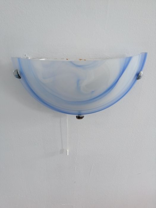 Лампа  за  стена