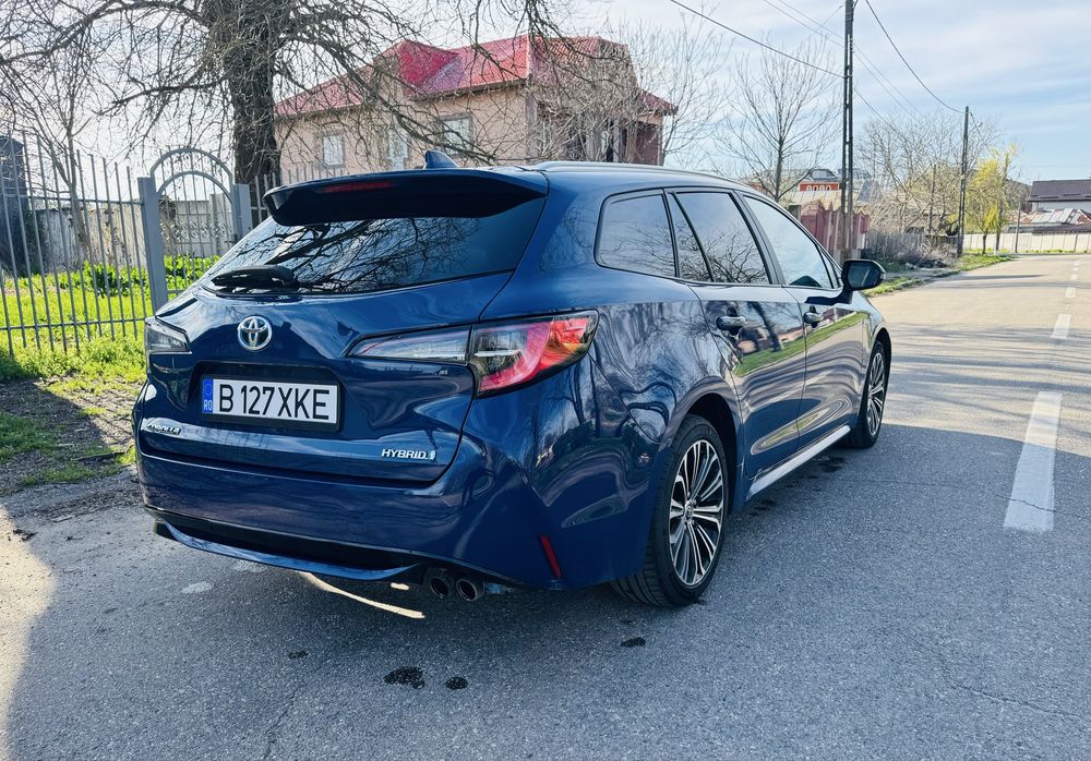 Toyota Corolla 2.0 hybrid + gaz 184cp ACC Scaune incalzite keyless lane ass ideala pentru Uber/bolt