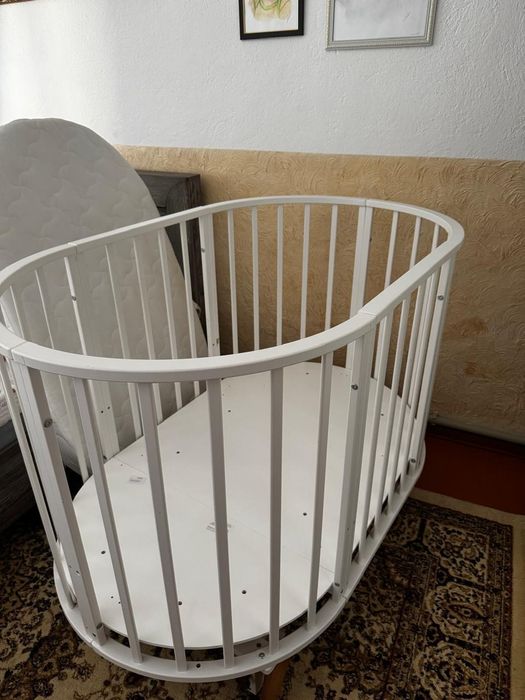 Продам детскую кроватку Tomix и матрас к ней.