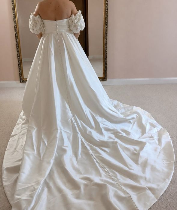 Vand Rochie Mireasa
