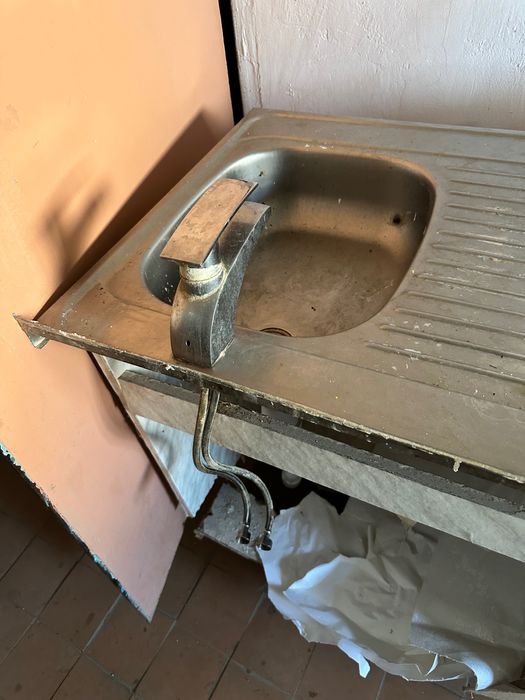 Продам кухонную мойку