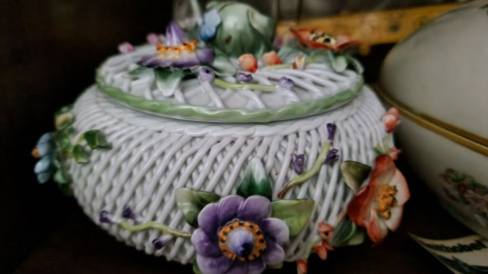 Vând bombonieră exclusivistă din porțelan fin