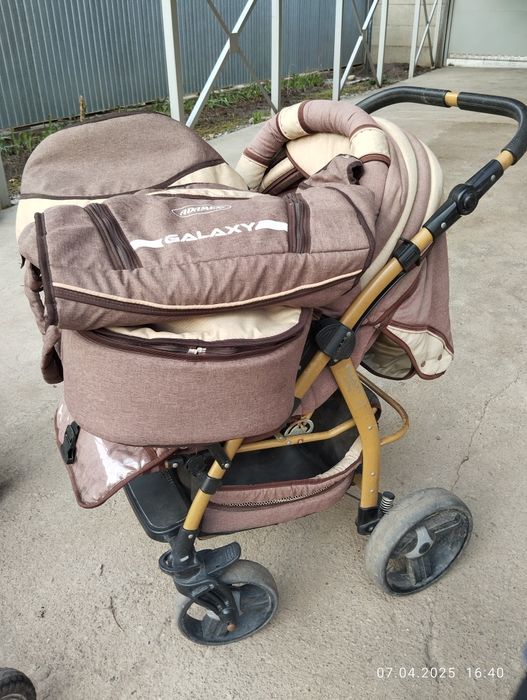 Продам детскую коляску лето-зима