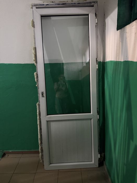 Дверь пластиковая