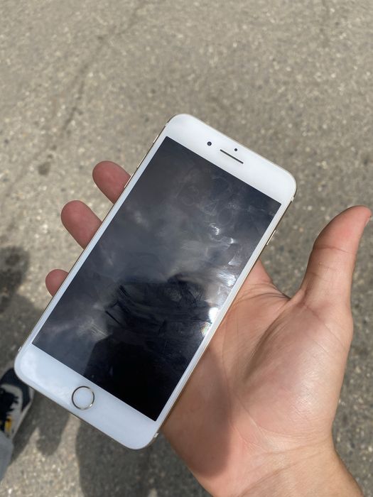 Айфон 7+ в хорошем состоянии