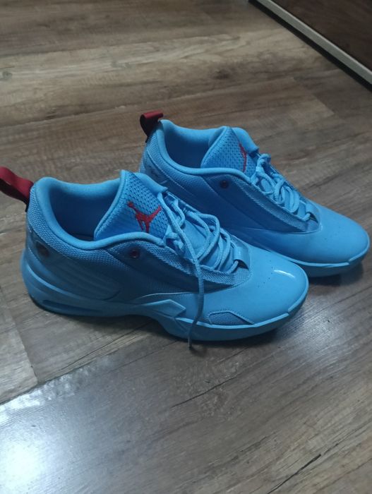 Adidași Nike Jordan