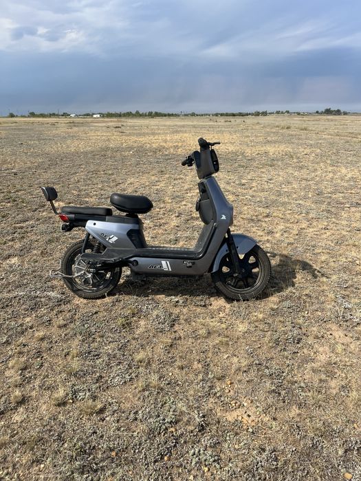 В продаже мопед AET E-bike