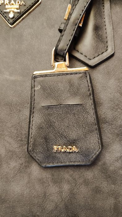 Geanta prada aproape noua