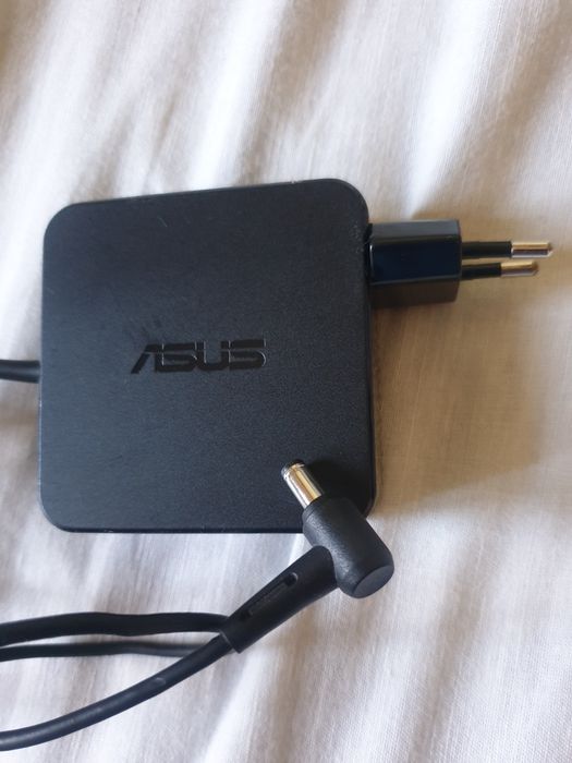 alimentator  asus  19 v 3 42 ah